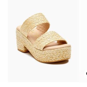 Exclusive Natural Ocean Ave Sandals - beach by Matisse size 9, great condition